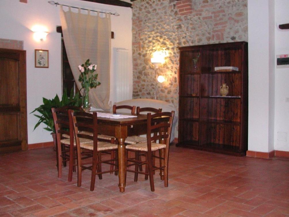 Casale Il Colombaio Di Toiano Pension Valli Buitenkant foto