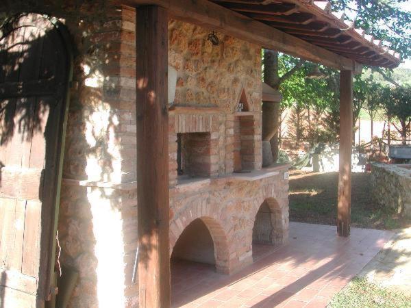Casale Il Colombaio Di Toiano Pension Valli Buitenkant foto