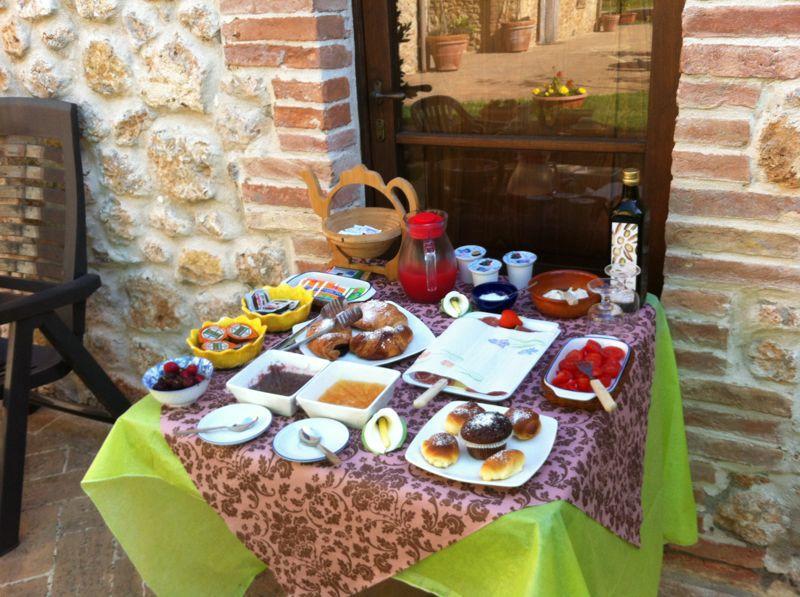 Casale Il Colombaio Di Toiano Pension Valli Buitenkant foto